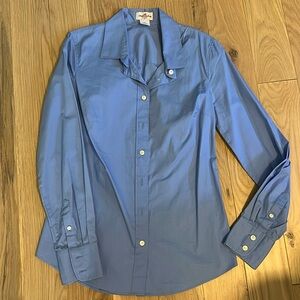 Blue women’s dress shirt, size XS